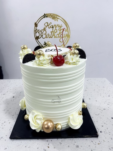 The YELLOWBLISS cake - Available in Vanilla, Red Velvet, Chocolate, etc.