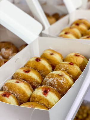 Box of 12 doughnuts