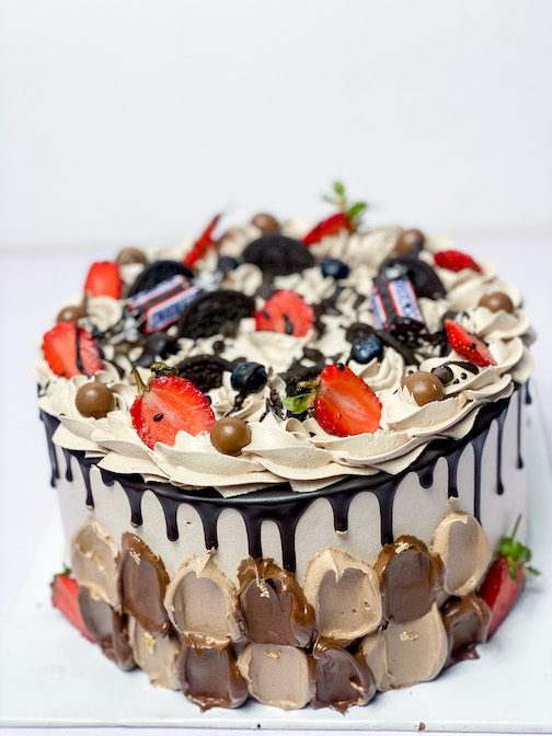 8 inch 2 layers Choco Overload - Available in Vanilla, Red Velvet, Chocolate, etc.